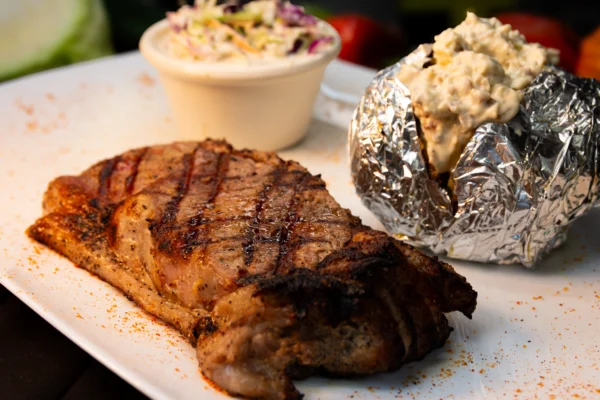 New York Steak con ensalada & papa asada
